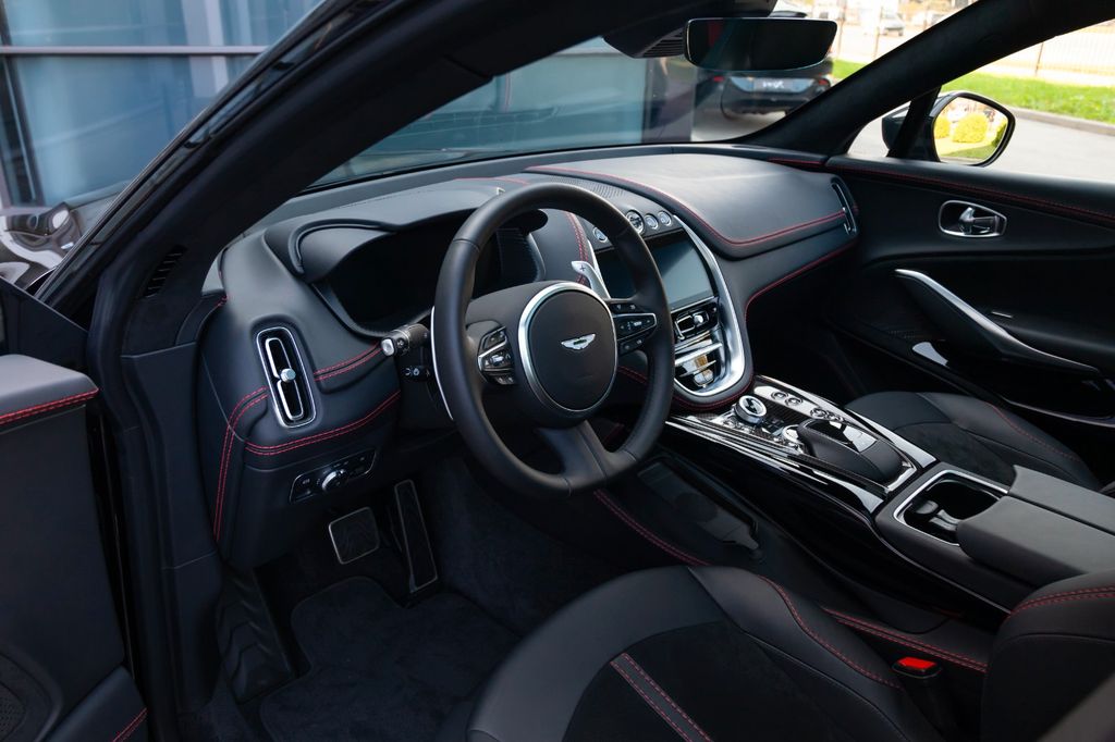 Aston Martin DBX