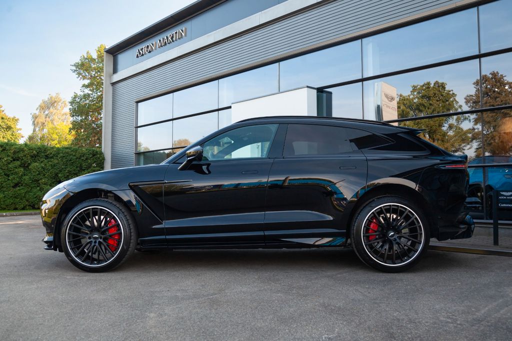 Aston Martin DBX