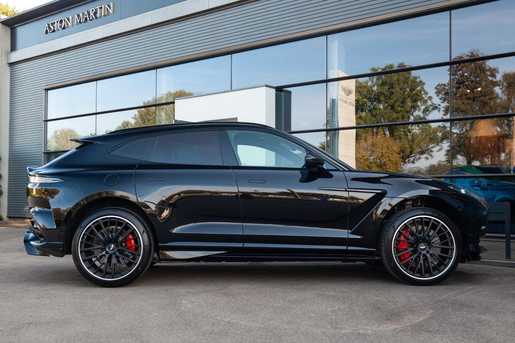 Aston Martin DBX