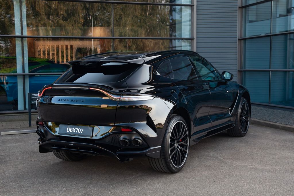 Aston Martin DBX