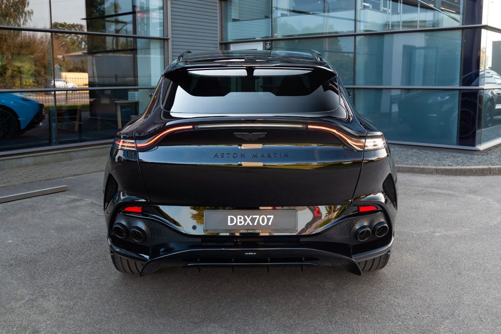 Aston Martin DBX