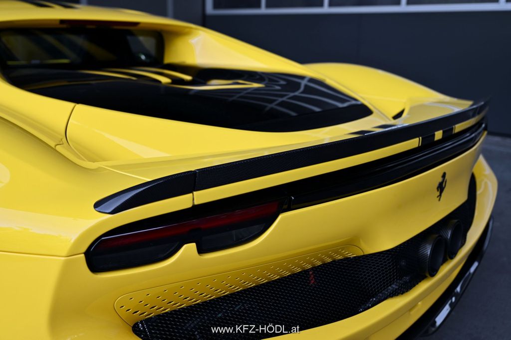 Ferrari 296 GTB 2025