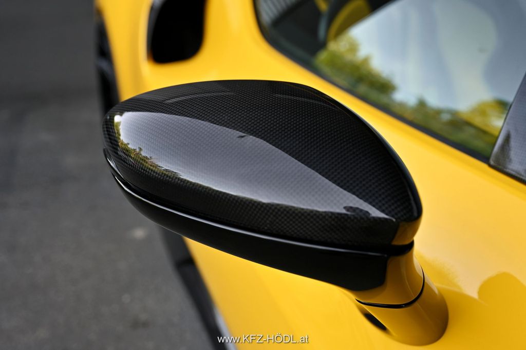 Ferrari 296 GTB 2025