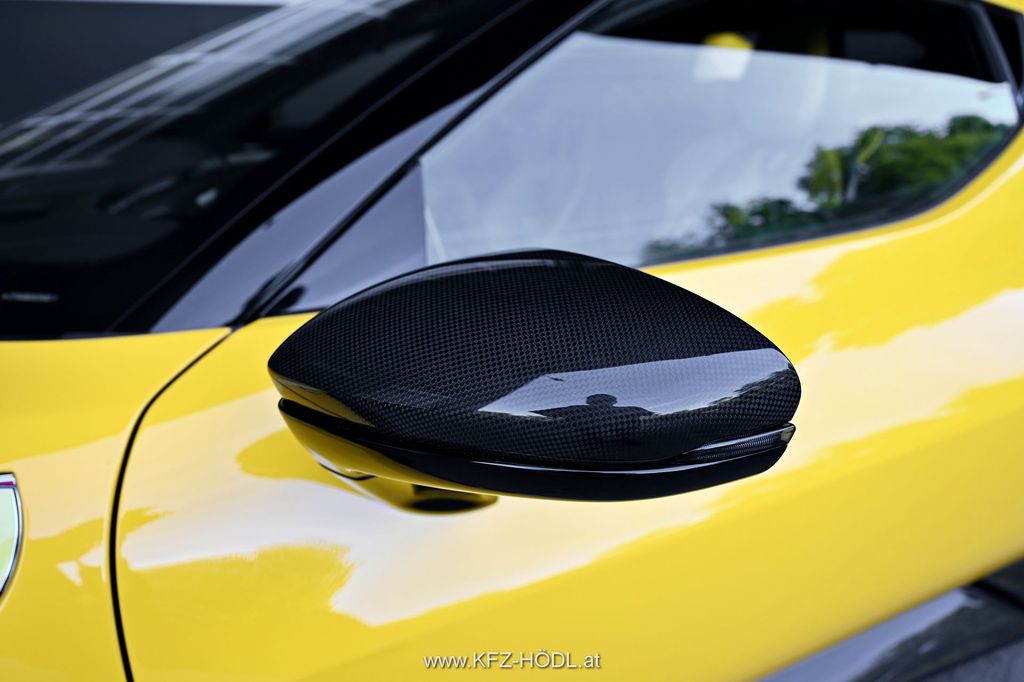 Ferrari 296 GTB 2025