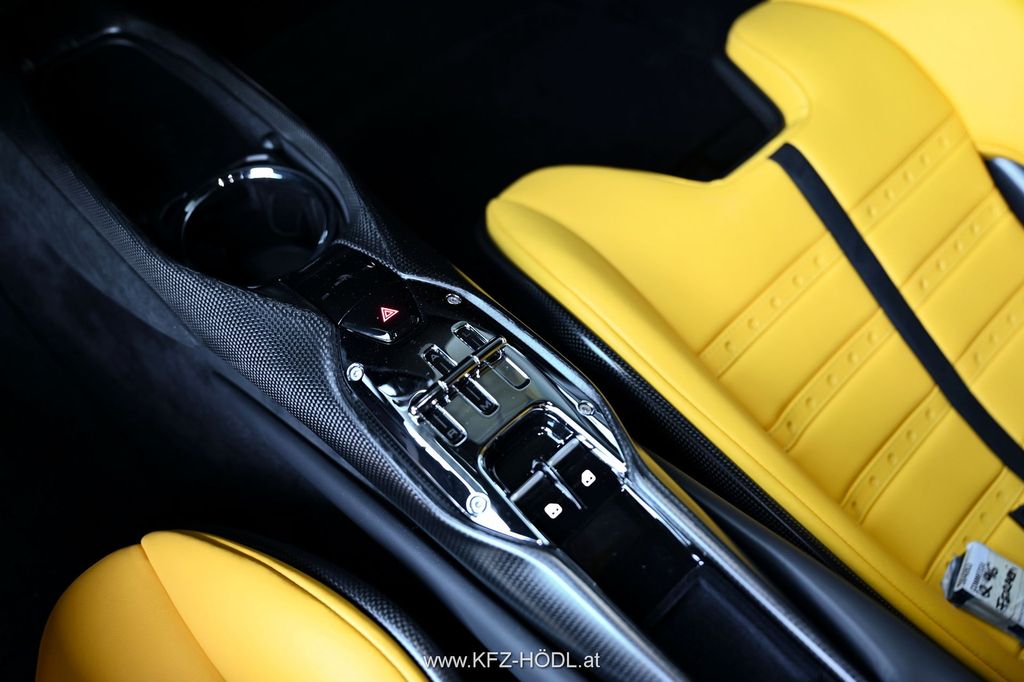 Ferrari 296 GTB 2025