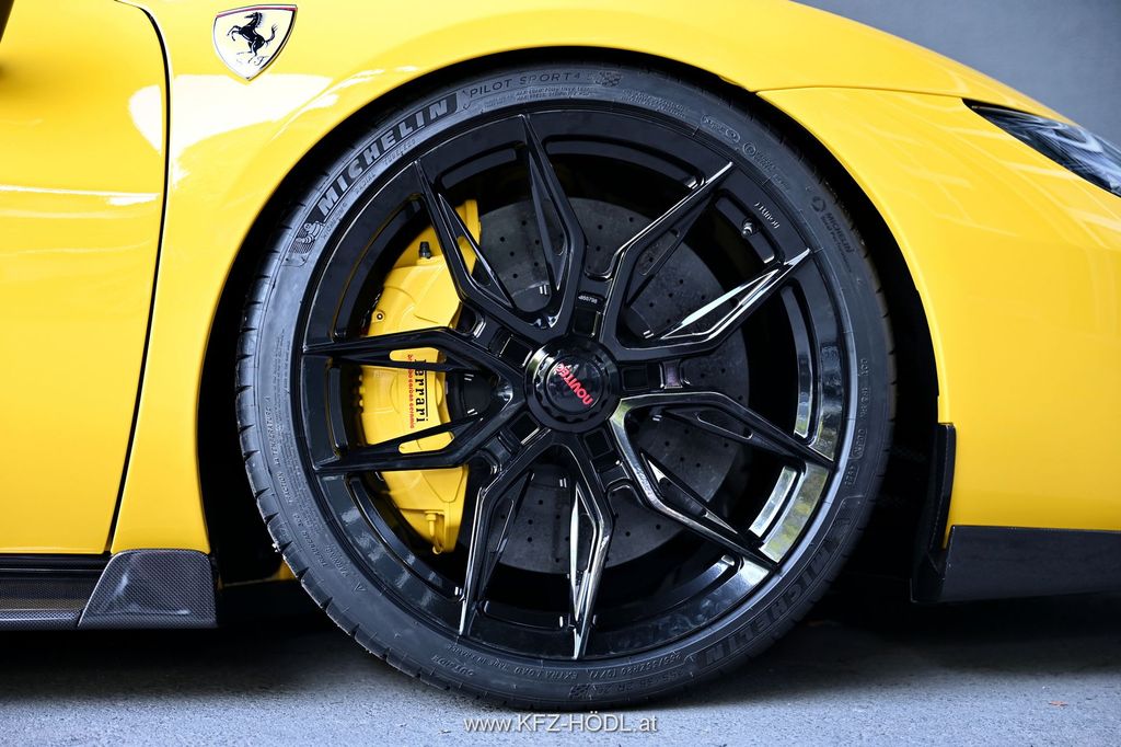 Ferrari 296 GTB 2025