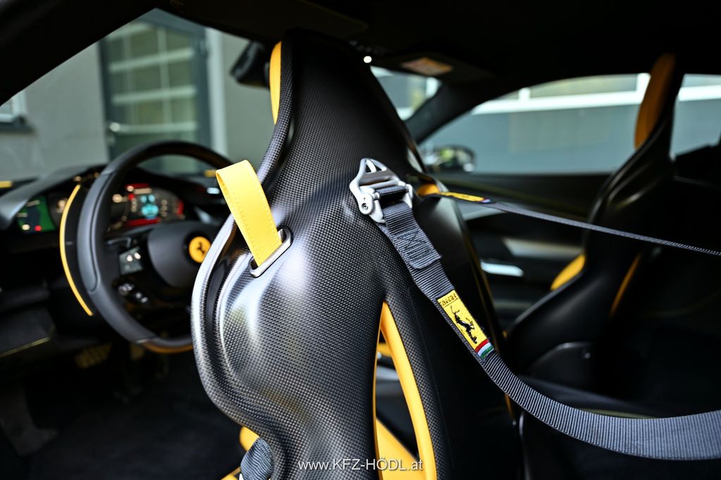 Ferrari 296 GTB 2025