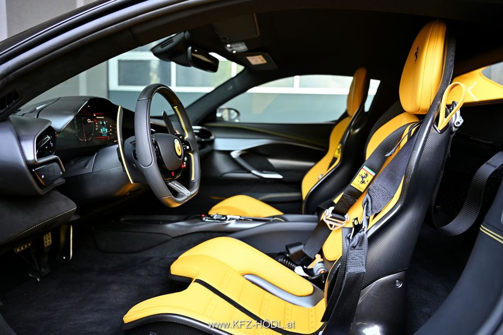 Ferrari 296 GTB 2025