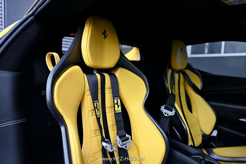 Ferrari 296 GTB 2025