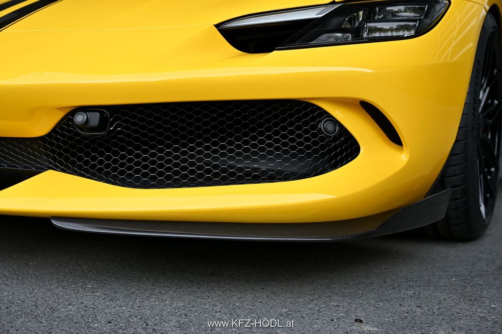 Ferrari 296 GTB 2025