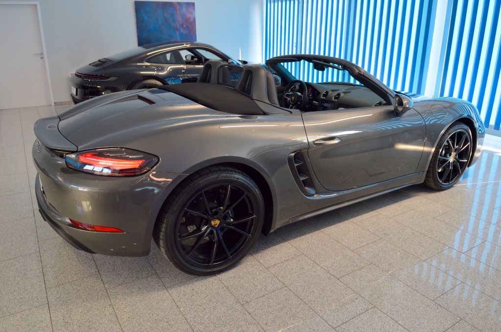 Porsche Boxster 2024