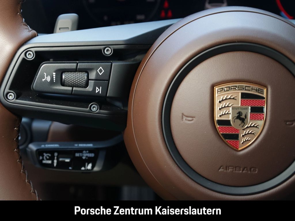 Porsche 992 2025