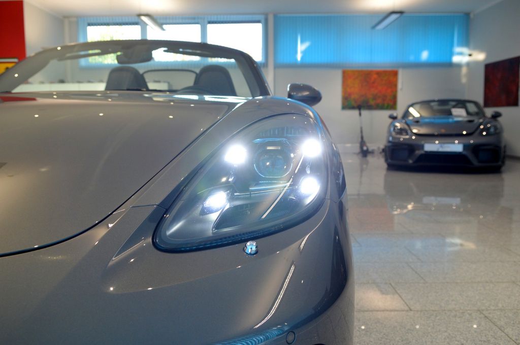 Porsche Boxster 2024