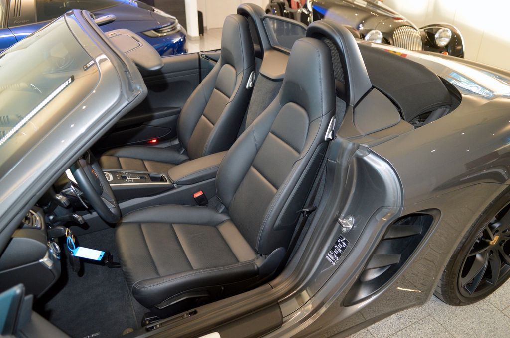 Porsche Boxster 2024