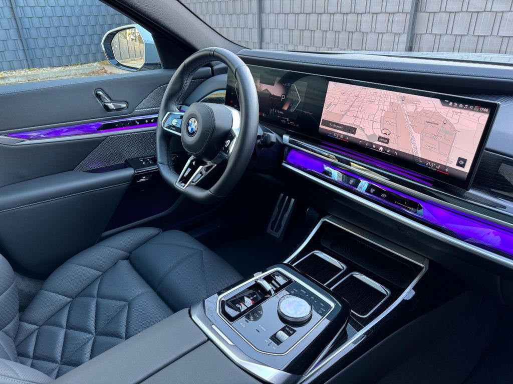 BMW 740 2024