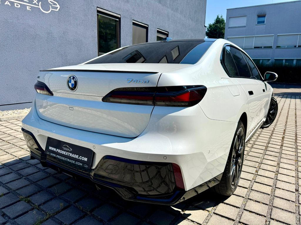 BMW 740 2024