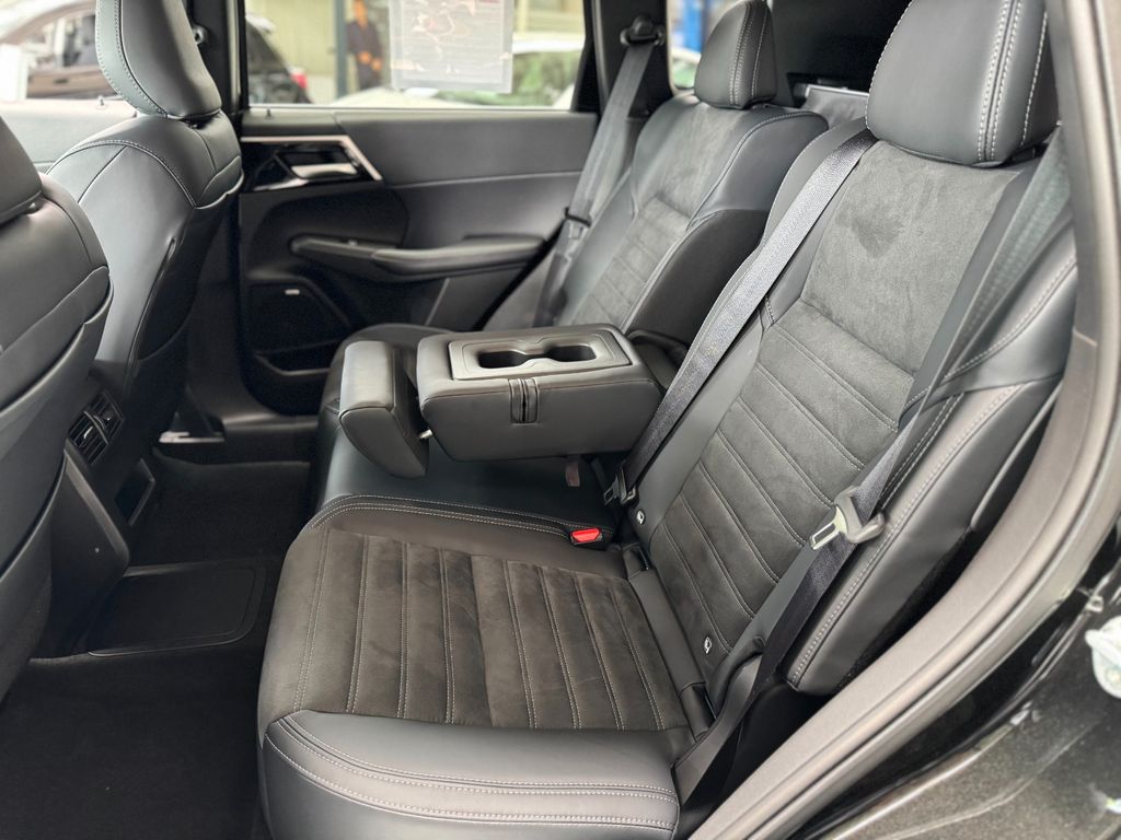 Mitsubishi Plug-in Hybrid Outlander