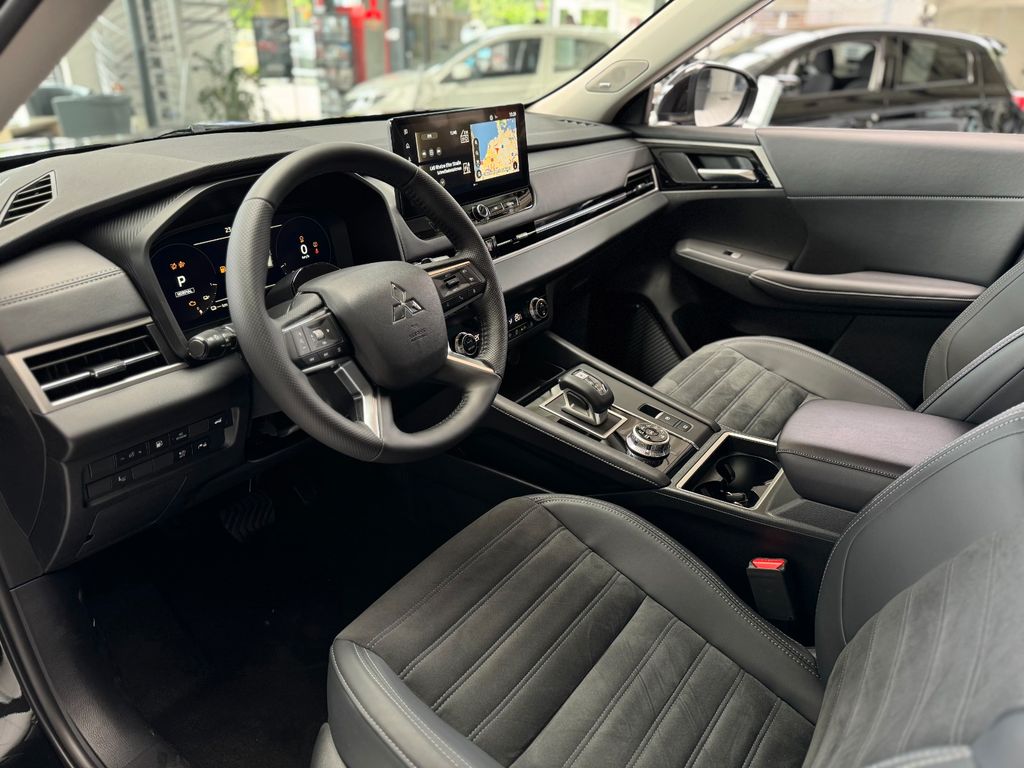 Mitsubishi Plug-in Hybrid Outlander