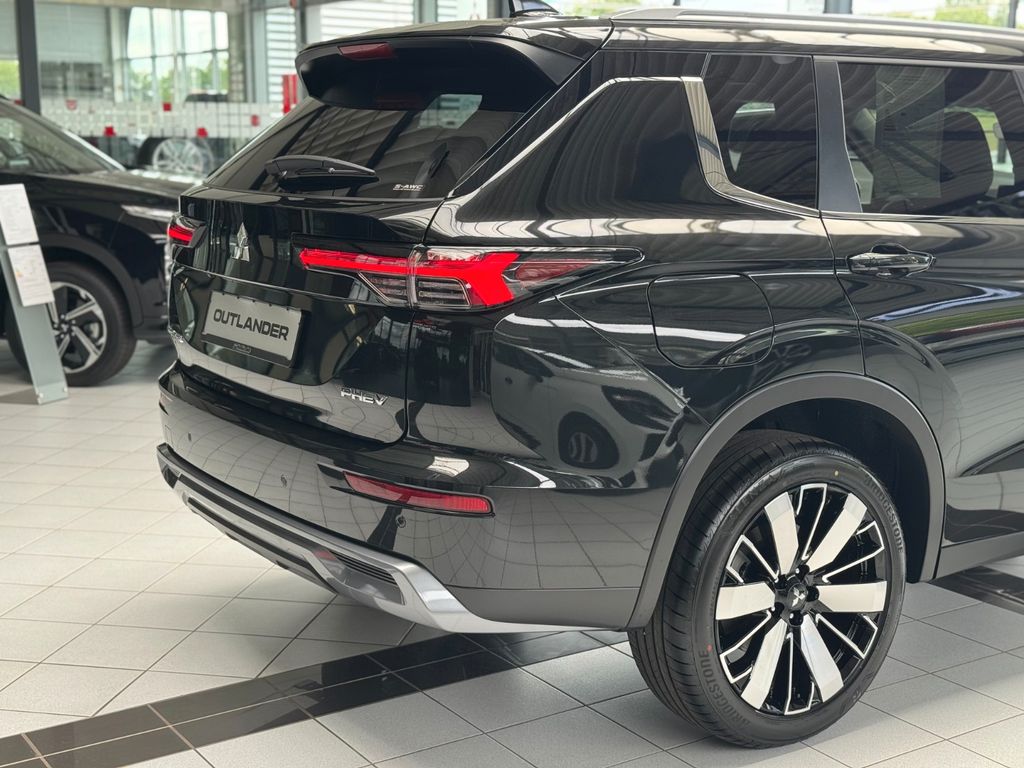 Mitsubishi Plug-in Hybrid Outlander