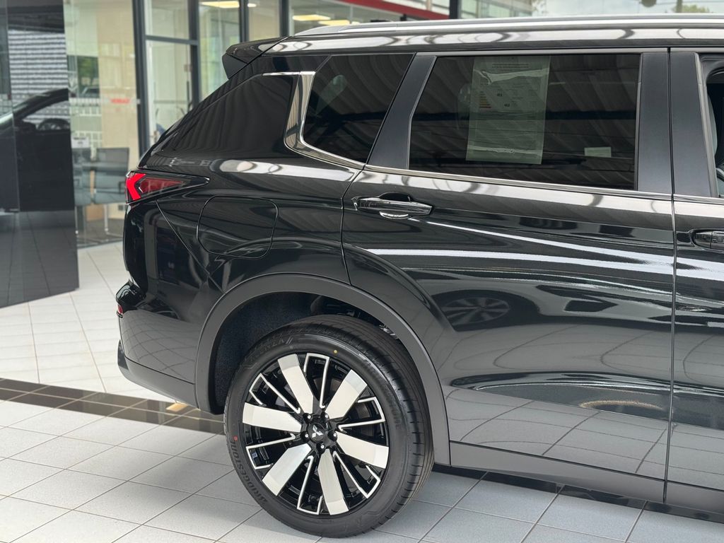 Mitsubishi Plug-in Hybrid Outlander