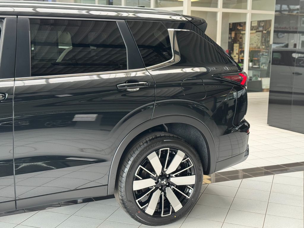 Mitsubishi Plug-in Hybrid Outlander