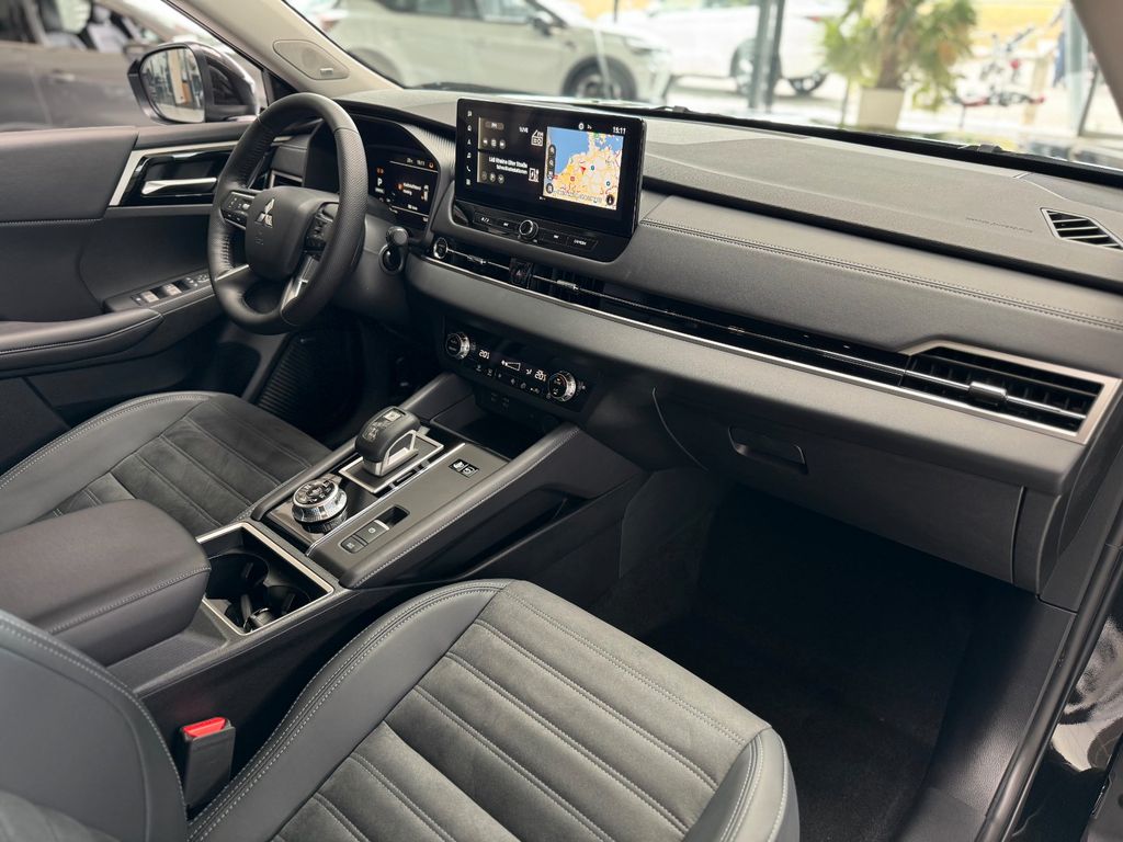 Mitsubishi Plug-in Hybrid Outlander