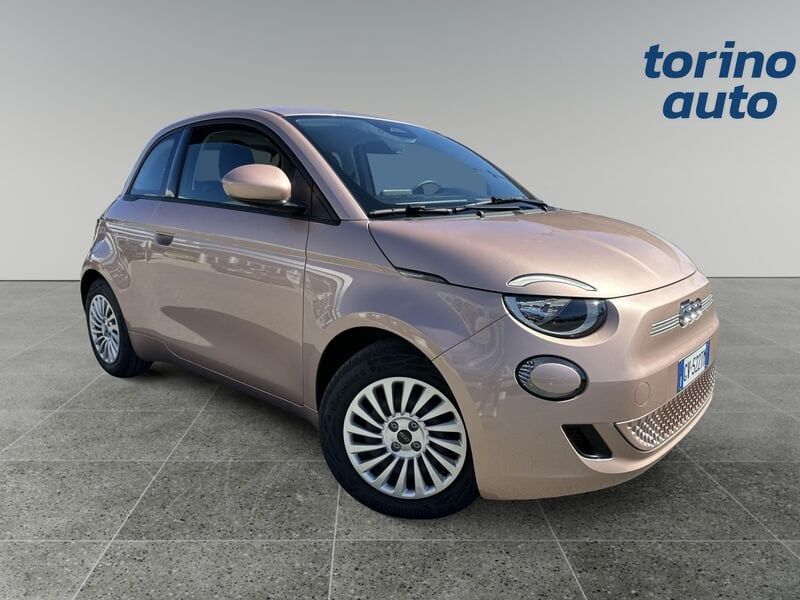 Fiat 500 2024