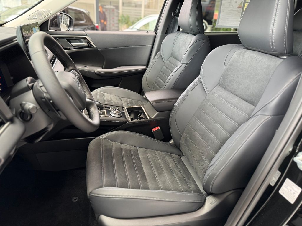 Mitsubishi Plug-in Hybrid Outlander