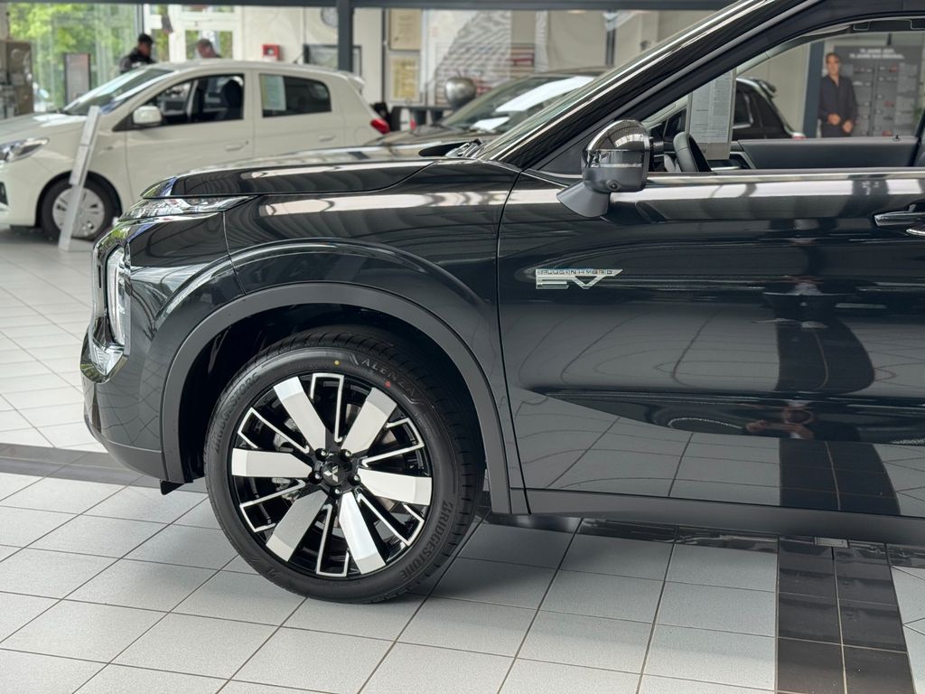 Mitsubishi Plug-in Hybrid Outlander