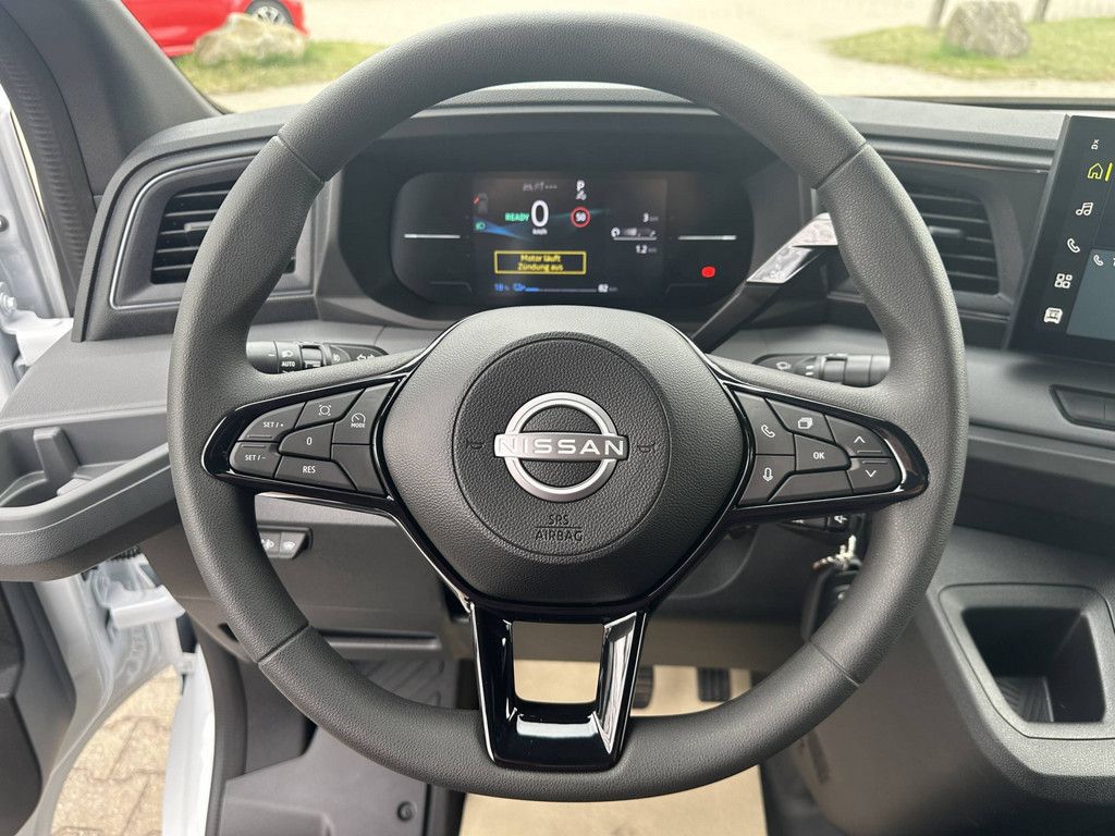 Nissan Interstar 2025