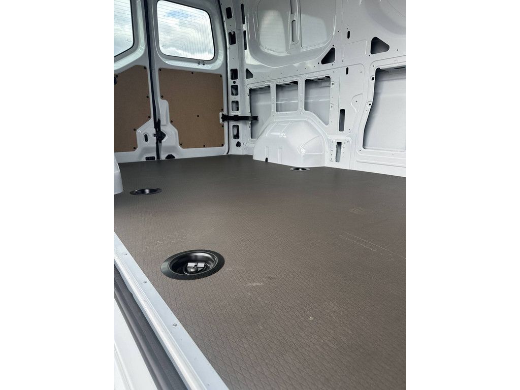 Nissan Interstar 2025