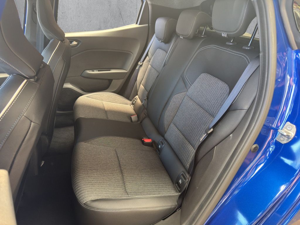 Mitsubishi Colt 2025