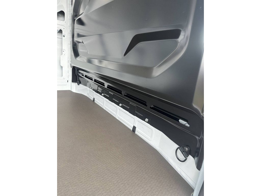 Nissan Interstar 2025