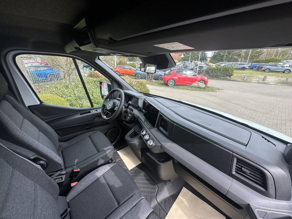 Nissan Interstar 2025