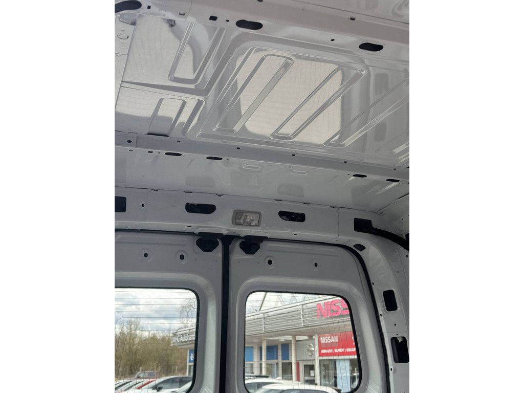 Nissan Interstar 2025