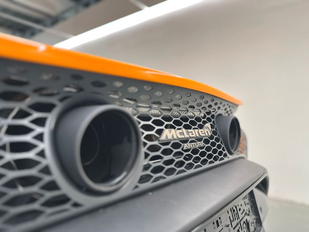 McLaren Artura 2024