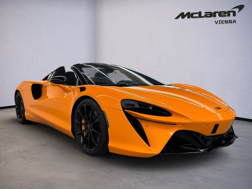 McLaren Artura 2024