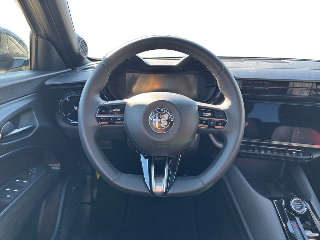 Alfa Romeo Junior 2025