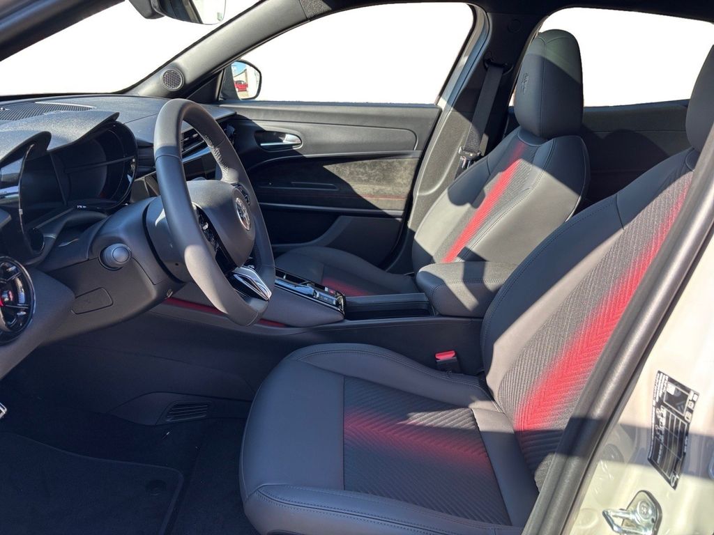 Alfa Romeo Junior 2025