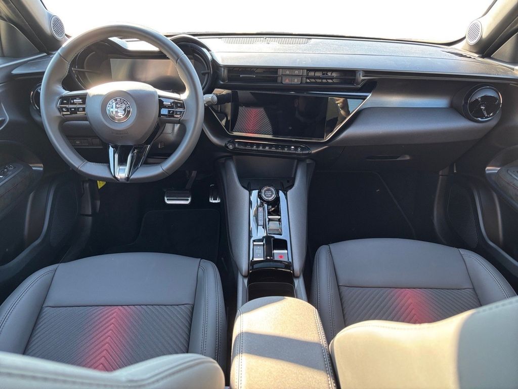 Alfa Romeo Junior 2025