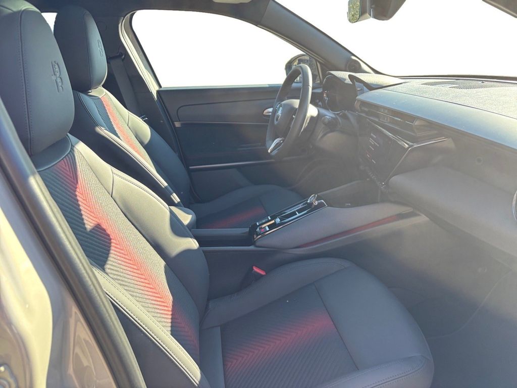 Alfa Romeo Junior 2025