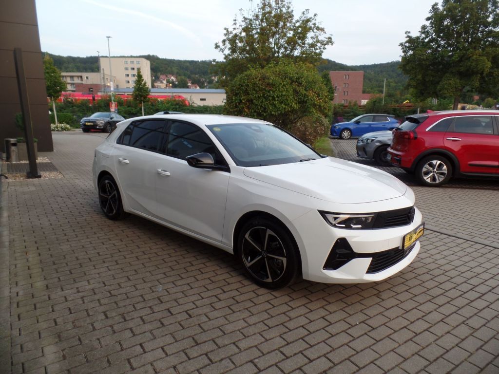 Opel Astra 2024