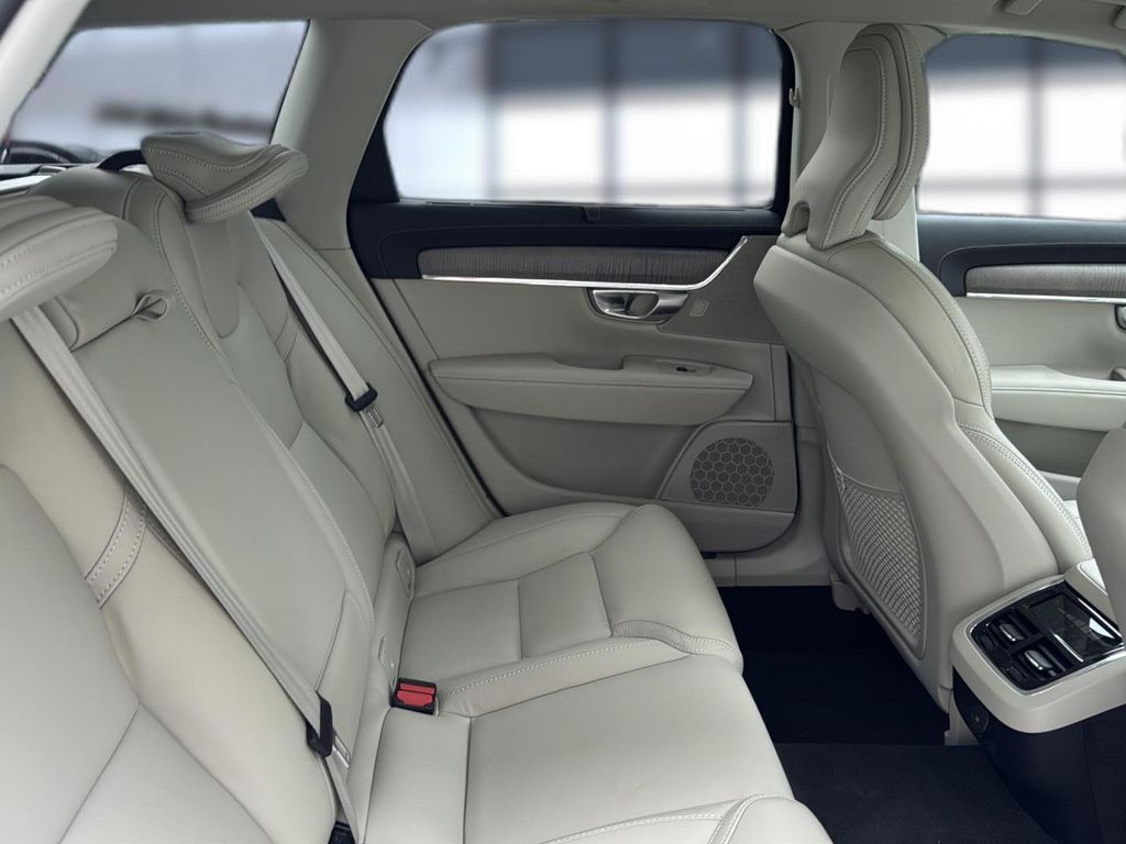 Volvo V90 Cross Country 2023