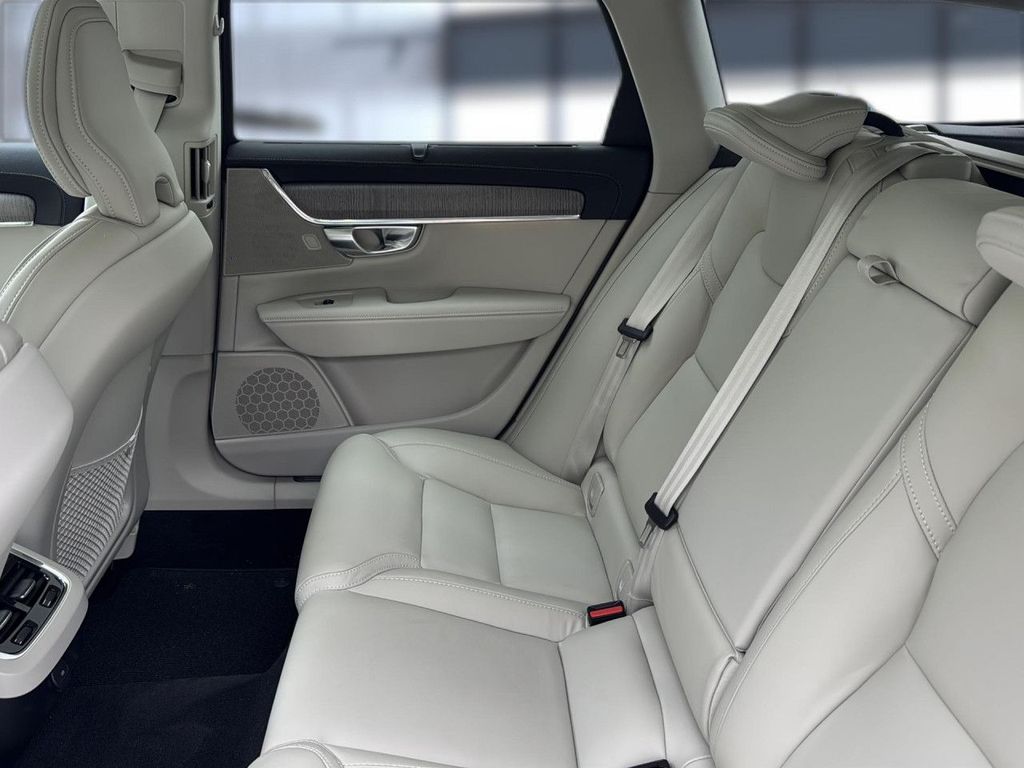 Volvo V90 Cross Country 2023