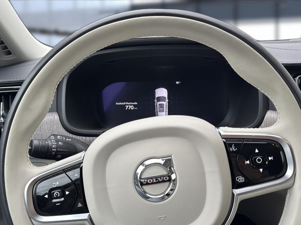 Volvo V90 Cross Country 2023