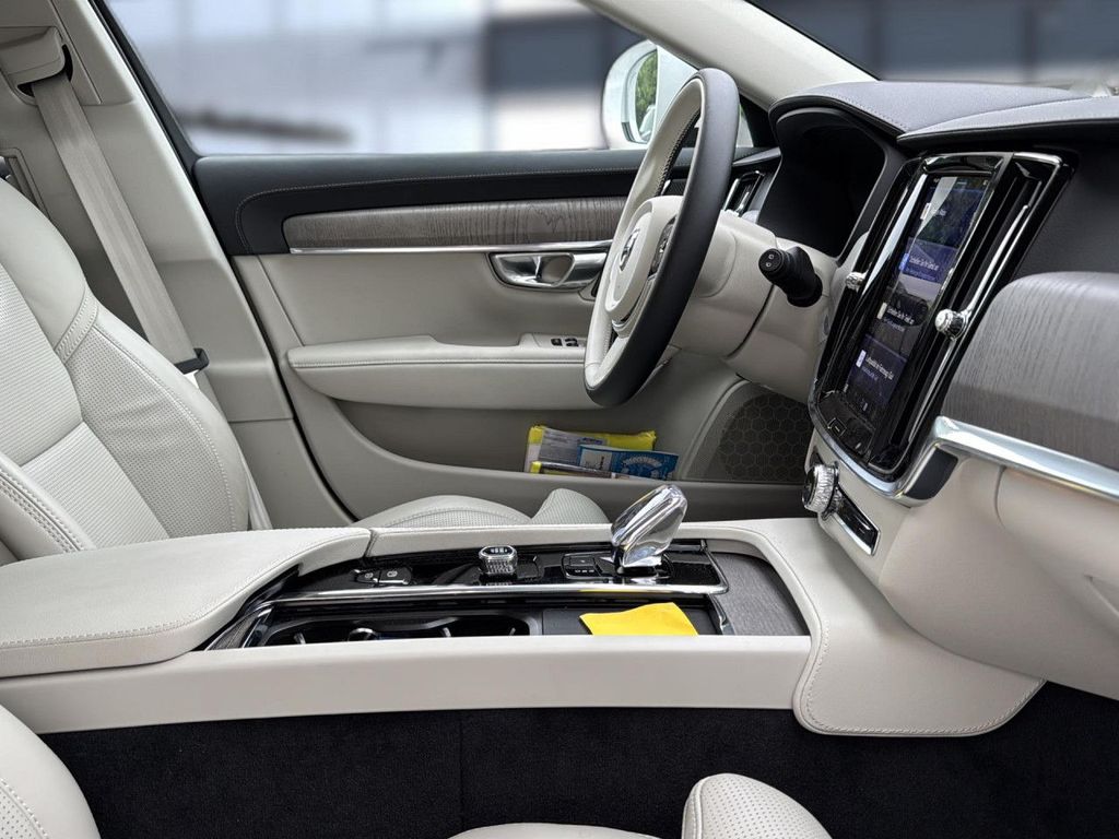 Volvo V90 Cross Country 2023