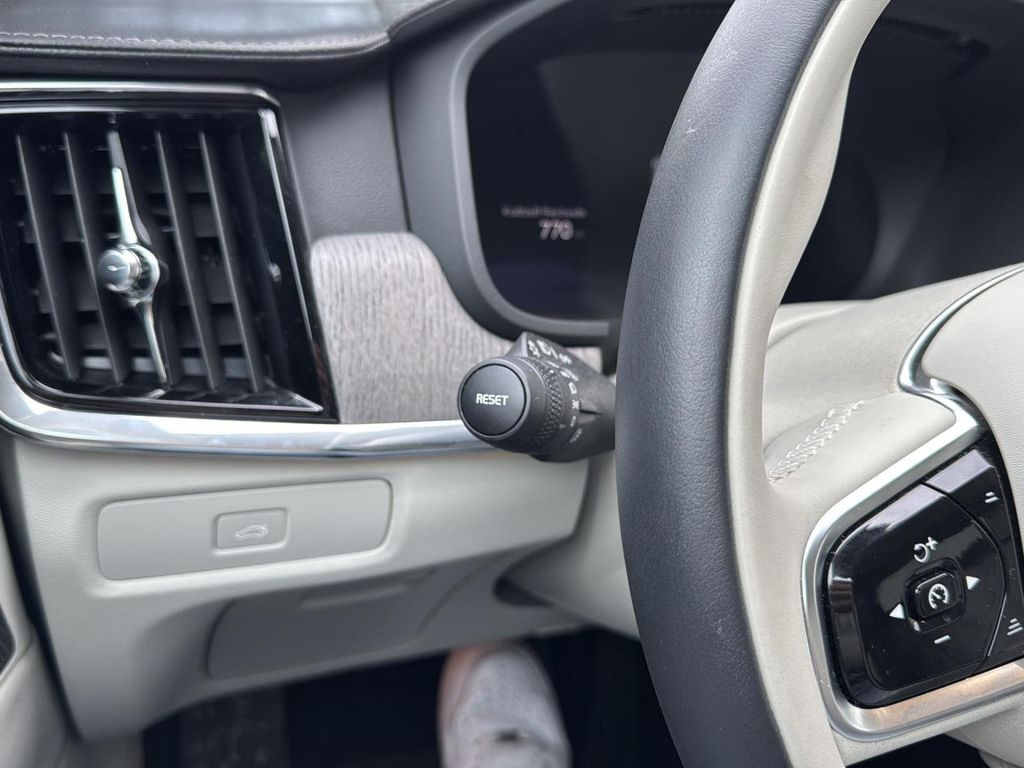 Volvo V90 Cross Country 2023