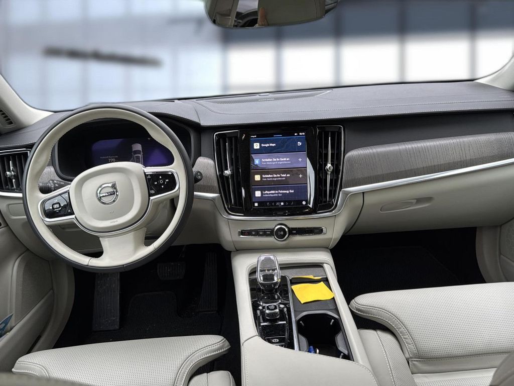 Volvo V90 Cross Country 2023