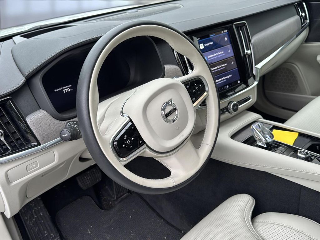 Volvo V90 Cross Country 2023