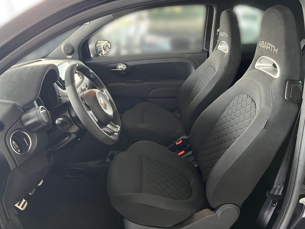 Abarth 695 2024